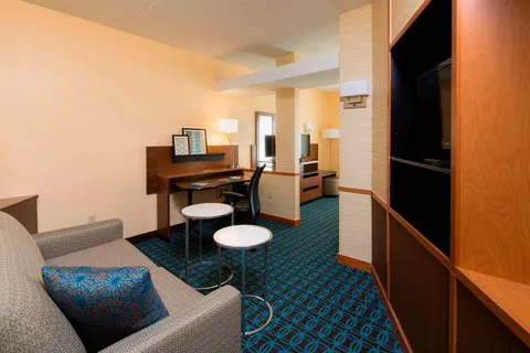 Fairfield Inn & Suites Newark Liberty International Airport 4