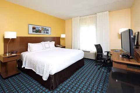 Fairfield Inn & Suites Newark Liberty International Airport 4