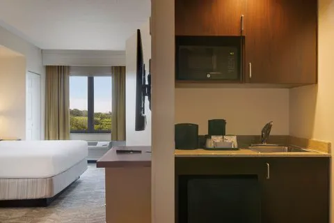 SpringHill Suites Newark Liberty International Airport 4