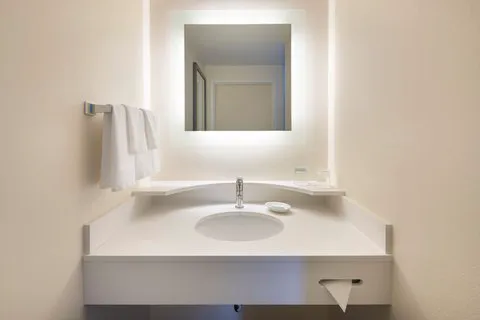 SpringHill Suites Newark Liberty International Airport 4