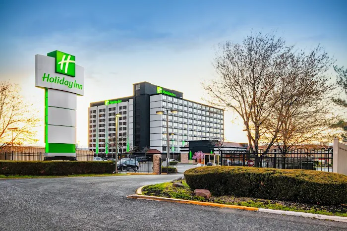 Holiday Inn Newark International Airport by IHG 4