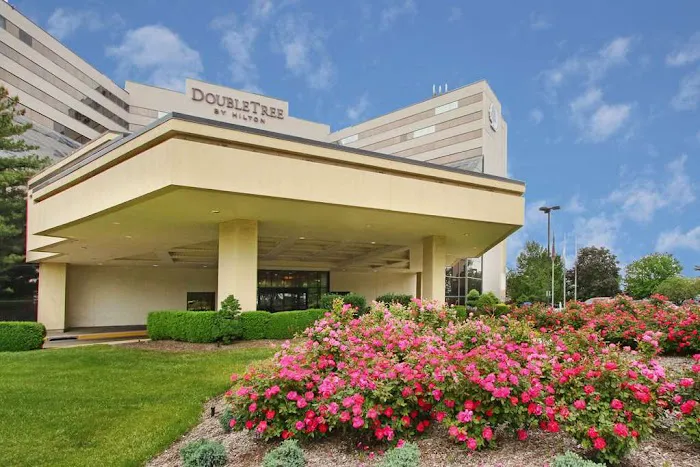 DoubleTree by Hilton Hotel Newark Airport 4