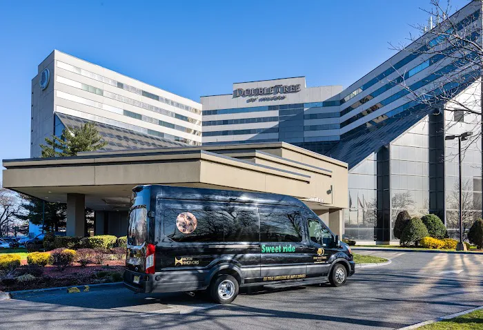 DoubleTree by Hilton Hotel Newark Airport 4