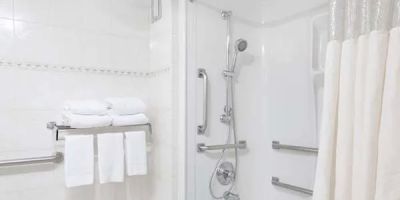Howard Johnson by Wyndham Newark Airport