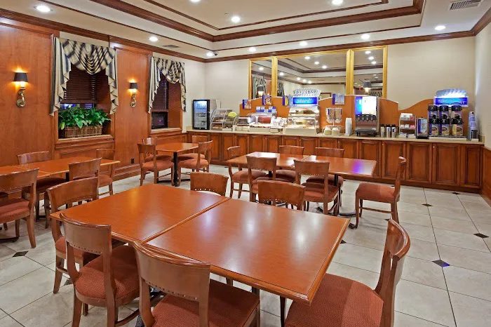 Rockville Centre Hotel 4