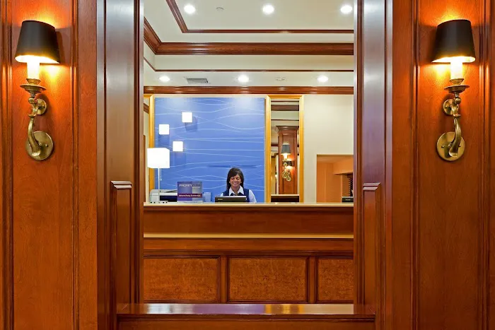 Rockville Centre Hotel 4