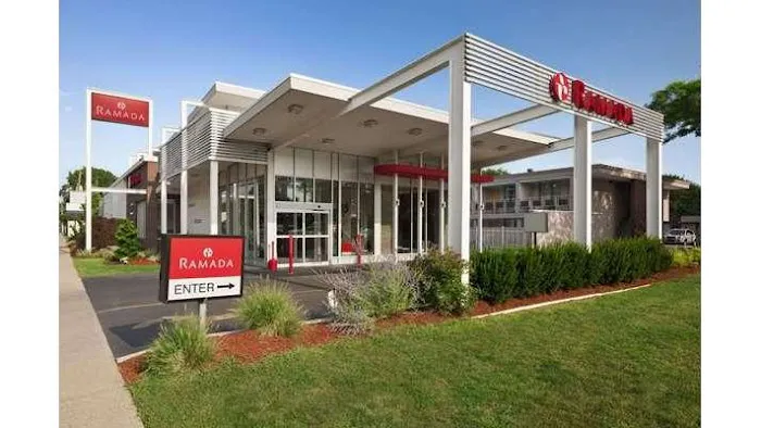 Ramada by Wyndham Rockville Centre 4