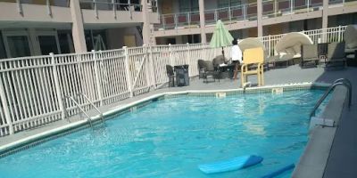 Ramada by Wyndham Rockville Centre