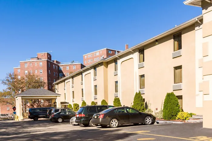Red Carpet Inn - Newark Irvington 4