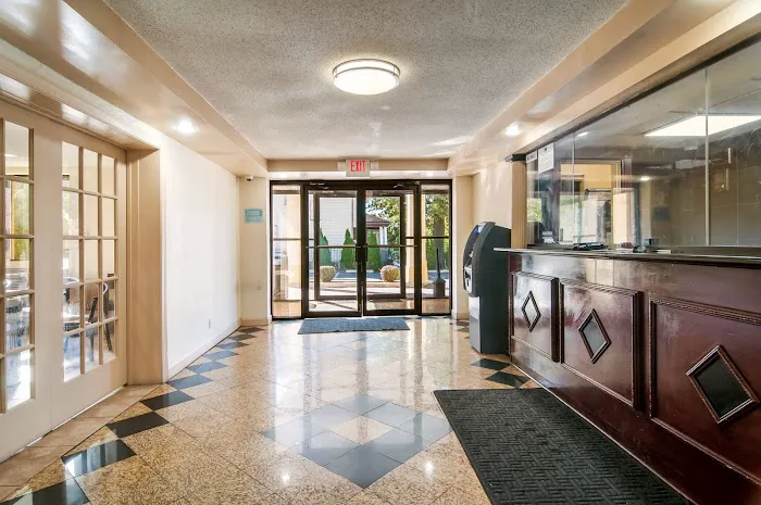 Red Carpet Inn - Newark Irvington 4