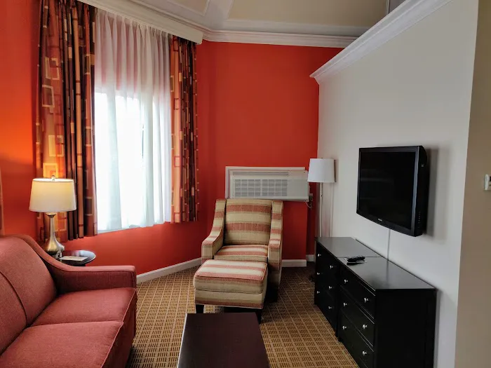 The Wilshire Grand Hotel 4