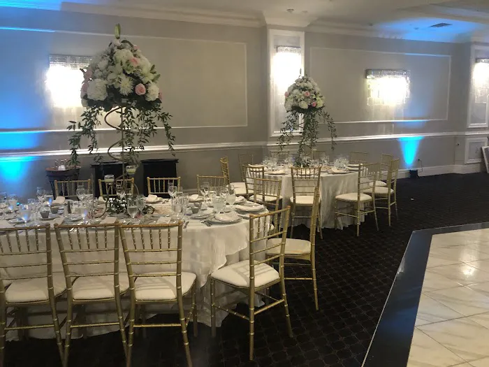 The Wilshire Grand Hotel 4