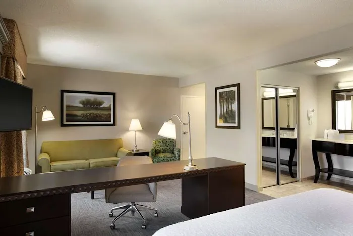 Hampton Inn & Suites Mahwah 4