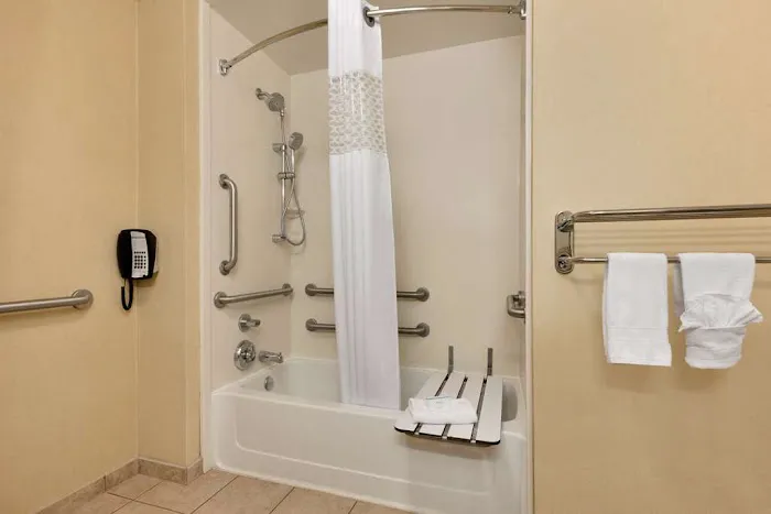 Hampton Inn & Suites Mahwah 4