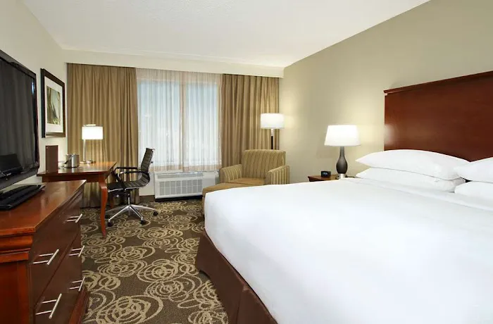 DoubleTree by Hilton Hotel Mahwah 4
