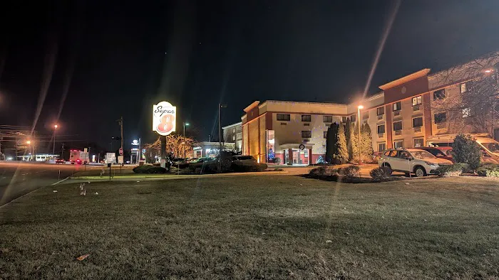 Super 8 by Wyndham Mahwah 4