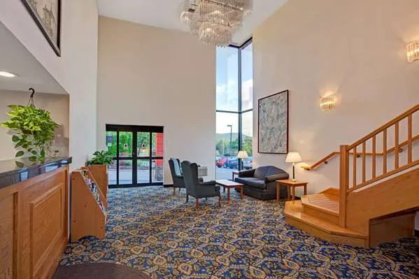 Super 8 by Wyndham Mahwah 4
