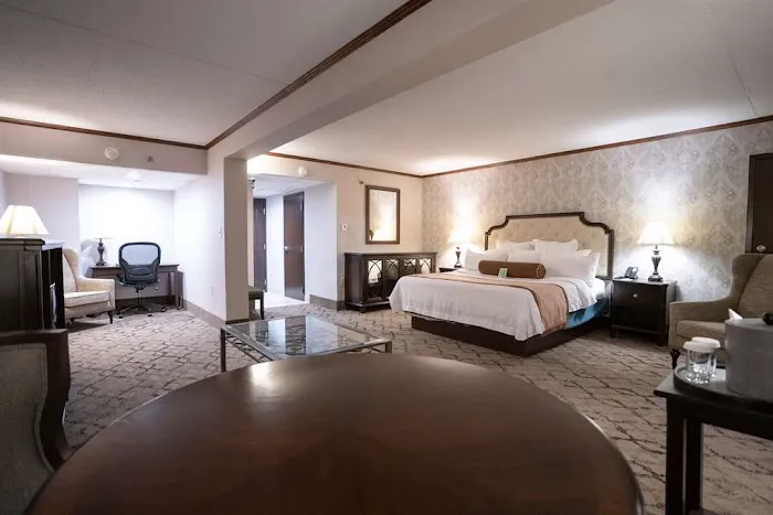 Best Western Plus Fairfield Executive Inn 4