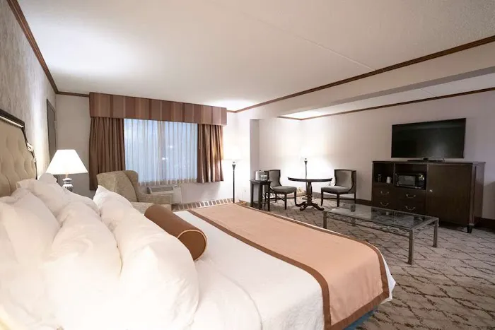 Best Western Plus Fairfield Executive Inn 4