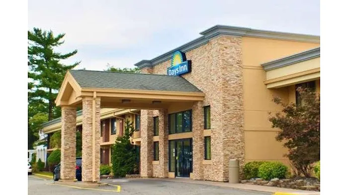 Days Inn by Wyndham Wayne 4