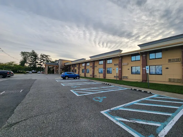Days Inn by Wyndham Wayne 4