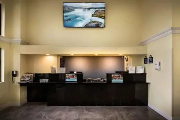 Days Inn by Wyndham Wayne 4