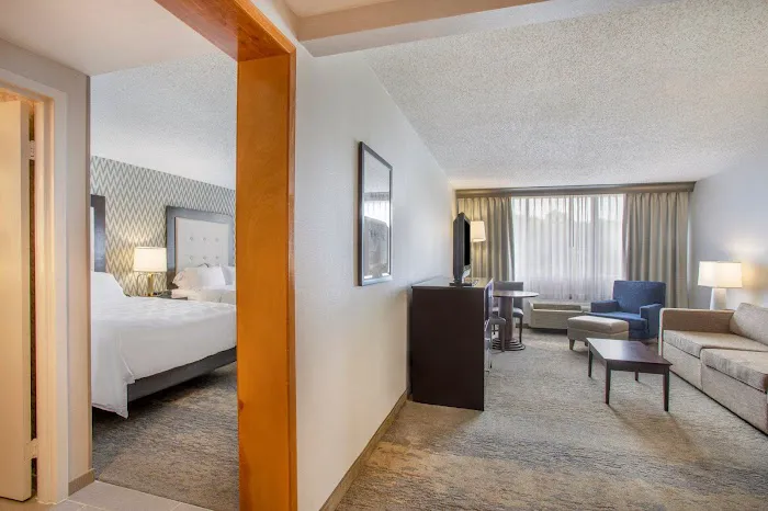 Holiday Inn & Suites Parsippany Fairfield by IHG 5