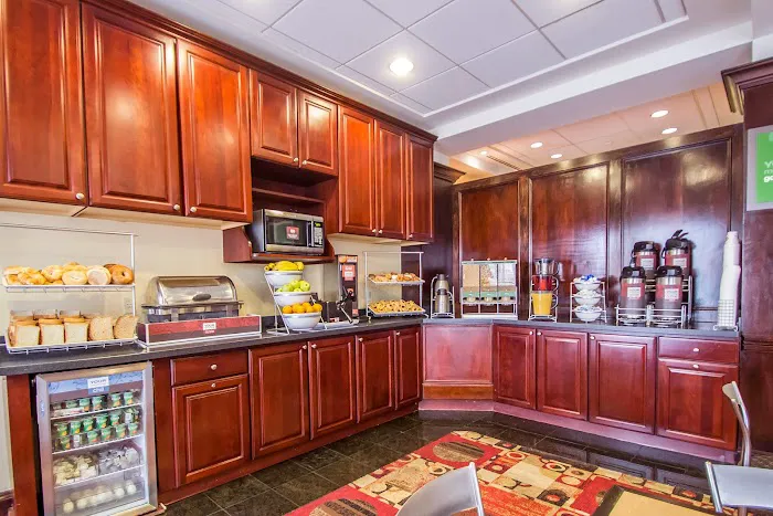Comfort Suites at Woodbridge 4
