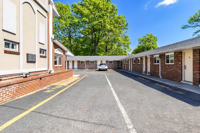 Americas Best Value Inn Avenel Woodbridge 5