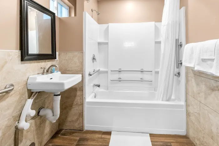 Americas Best Value Inn Avenel Woodbridge 5