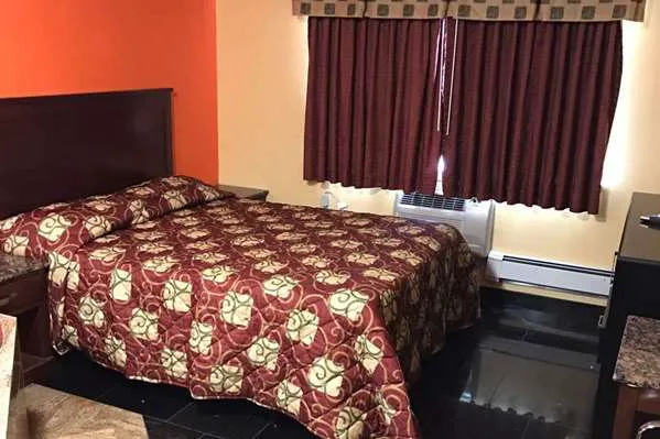 Travelodge by Wyndham Avenel Woodbridge 5
