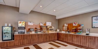 Holiday Inn Express & Suites Woodbridge by IHG