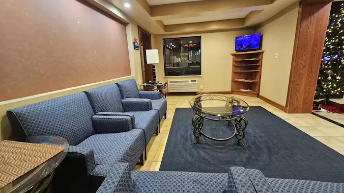 Econo Lodge Woodbridge 5