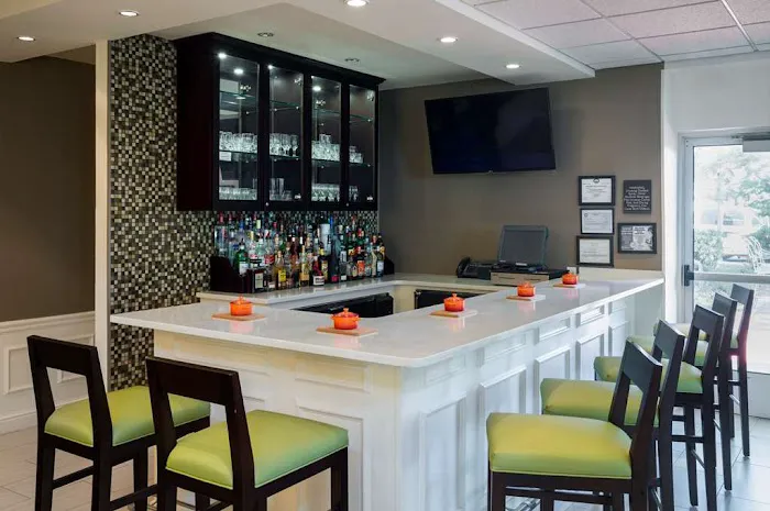 Hilton Garden Inn Edison/Raritan Center 4