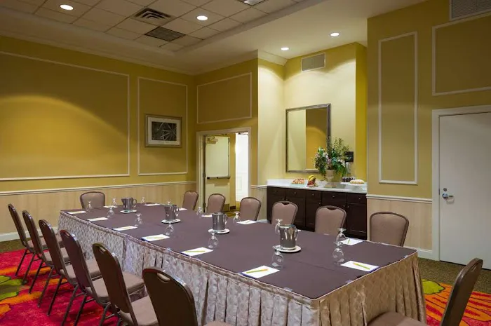 Hilton Garden Inn Edison/Raritan Center 4
