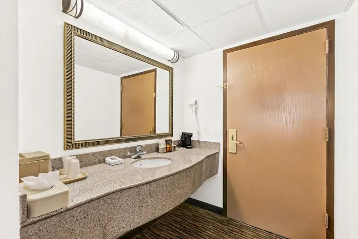 Best Western Hazlet Inn 4