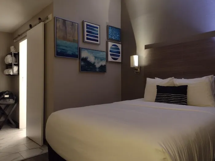 The Hub Middletown: A Best Western Signature Hotel 4
