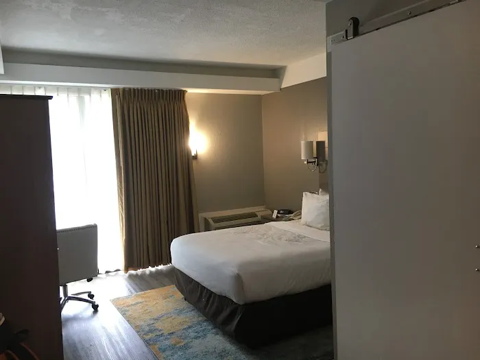 The Hub Middletown: A Best Western Signature Hotel 4