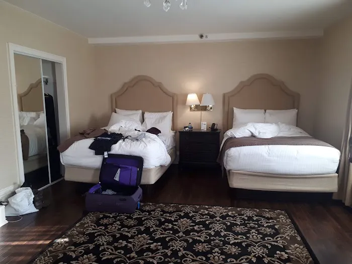The Molly Pitcher Inn 4