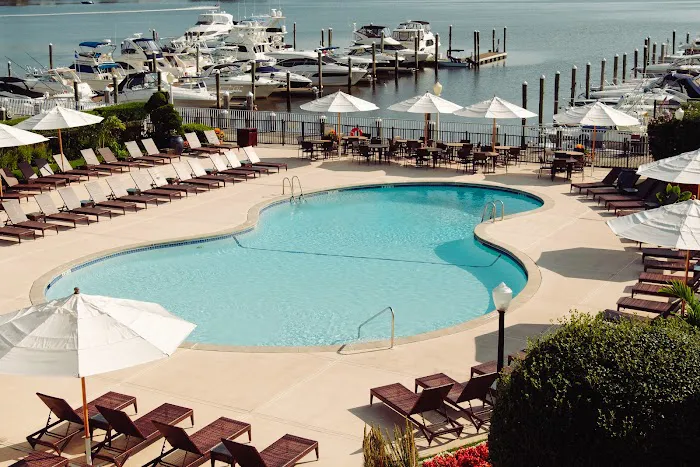 The Molly Pitcher Inn 4