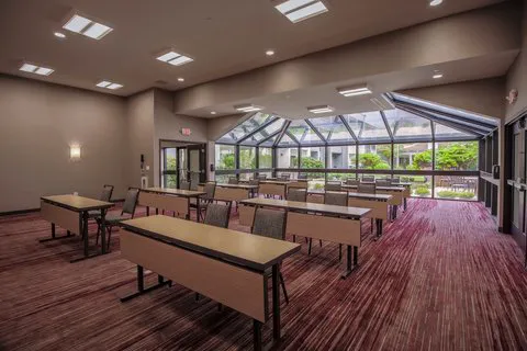 Courtyard Lincroft Red Bank 4