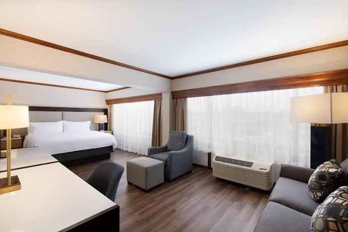 Holiday Inn Clark - Newark Area by IHG 4