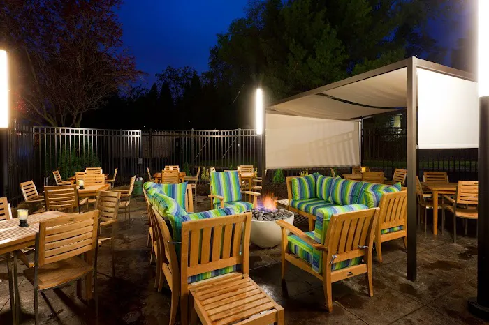 Holiday Inn Clark - Newark Area by IHG 4
