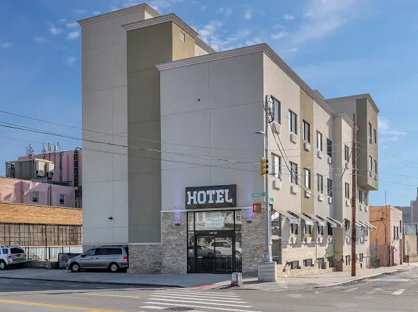 Hollis Hotel 4