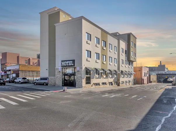 Hollis Hotel 4
