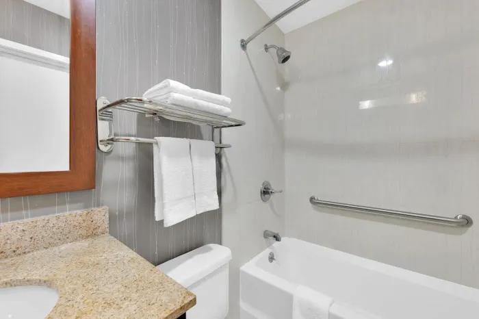 Hotel Pergola JFK Airport 4