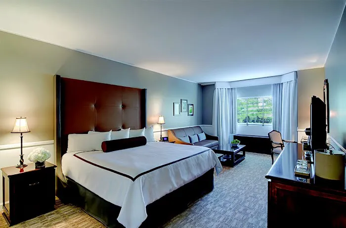 The Garden City Hotel 4