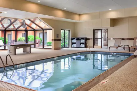 Courtyard Mahwah 4