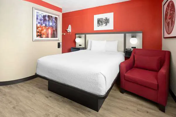 Ramada by Wyndham Parsippany 5