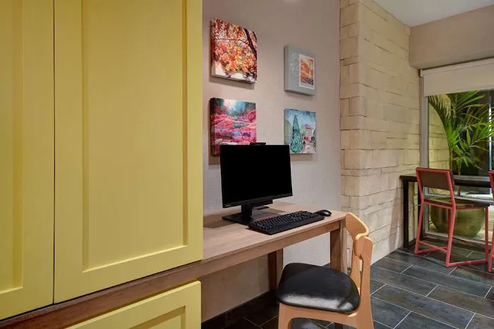 Home2 Suites by Hilton East Hanover 4
